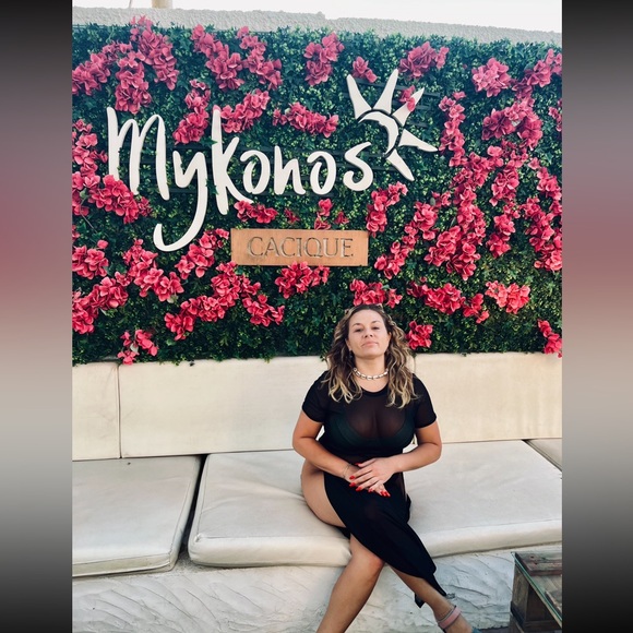 Meet your Posher, Bri - Picture 2 of 2